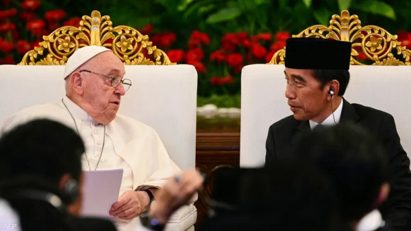 بابا الفاتيكان يحذر من التطرف الديني خلال زيارة لإندونيسيا