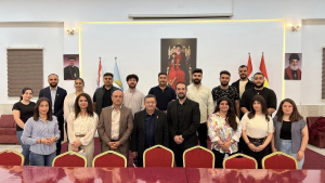 شبيبة الابرشية البطريركية لكنيسة المشرق الآشورية تستضيف وفداً من اعضاء منظمة اسيرو - فرع لندن&rlm;