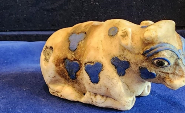 سرقتا في التسعينيات .. العراق يتسلم قطعتين أثريتين من مدعي عام ‫نيويورك