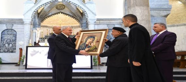 رئيس الجمهورية من الحمدانية : المسيحيون عبّروا عن شجاعتهم بثباتهم مع سائر العراقيين في مواجهة التحديات