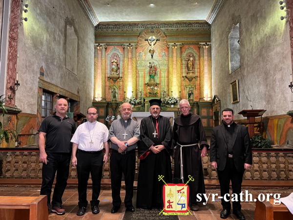 البطريرك مار اغناطيوس يوسف الثالث يونان يزور دير إرسالية الرهبان الفرنسيسكان