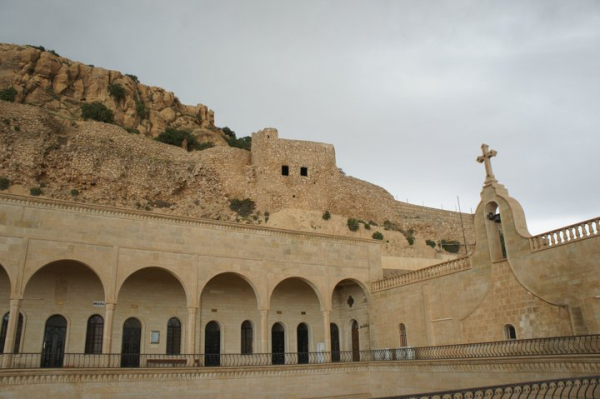دير "مار متى" أقدم صرح مسيحي في العراق.. اسطورة معمارية بناها الرهبان على ارتفاع 2400 متر