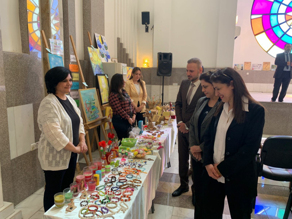 الدراسة السريانية تفتتح المعرض السنوي للرسم والزخرفة والخط السرياني في بغداد