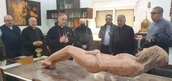 السفير البابوي بمصر يبارك أحدث مقتنيات متحف كفن المسيح بالقاهرة
