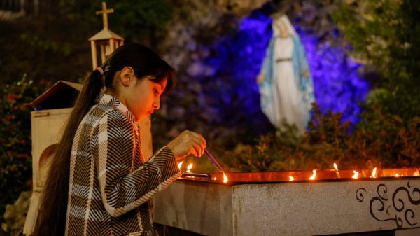 أهالينا ويانا".. أمنية المسيحيين العراقيين بعيد الميلاد