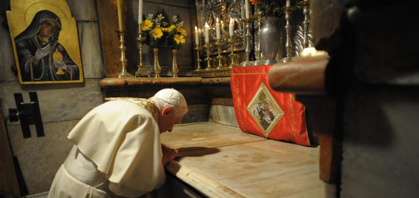 البابا بندكتس السادس عشر ينتقل إلى ديار النور: العامل المتواضع في كرم الرب