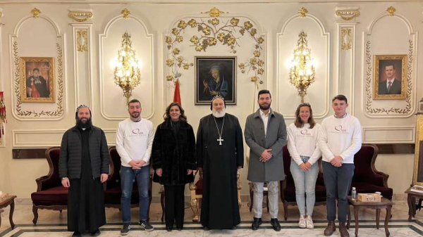 البطريرك افرام الثاني يستقبل وفداً من منظمة إغاثة مسيحيي الشرق