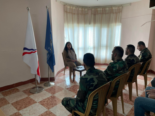 مسؤولة فرع دهوك لحزب بيت نهرين تقدم محاضرة تثقيفية